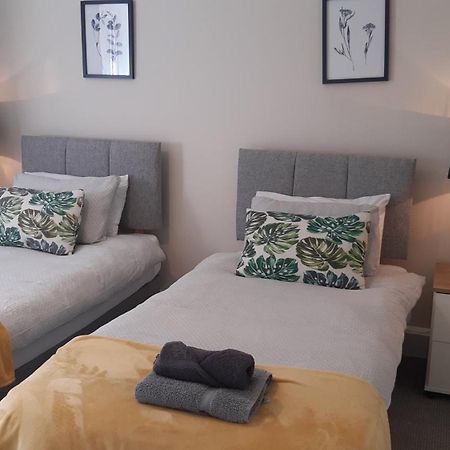 רוסית Carvetii - Clark House - Spacious Ground Floor Flat מראה חיצוני תמונה